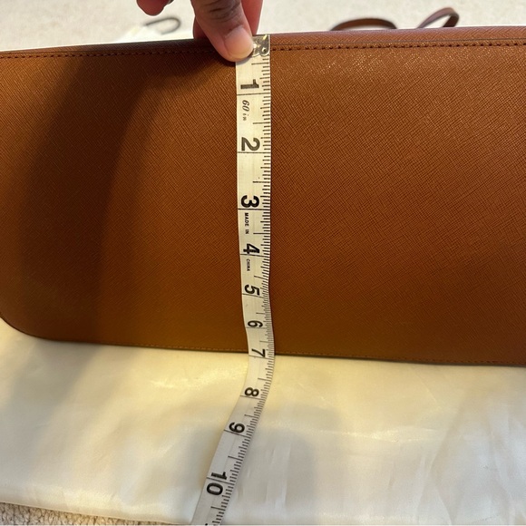 Michael Korrs Jet set tote - Picture 3 of 10